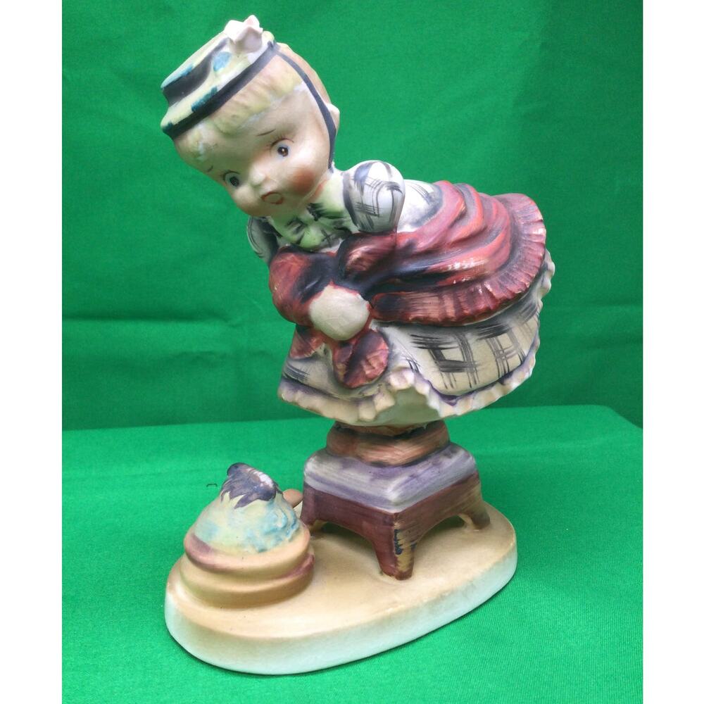 Lefton Japanese Figurine Little Miss Muffett 1106
